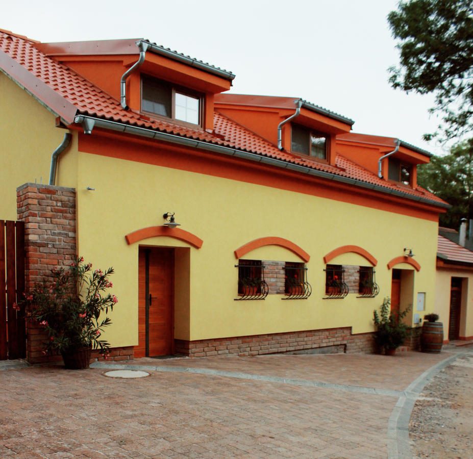 Vinny Sklep U Muhlbergeru Jaroslavice  Exterior photo
